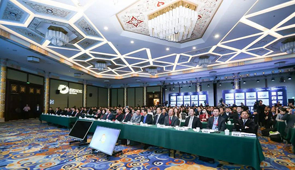 EV扑克获评“2018年度固废行业最具影响力企业”，，，党委书记、总裁乔德卫出席固废战略论坛并揭晓主旨演讲